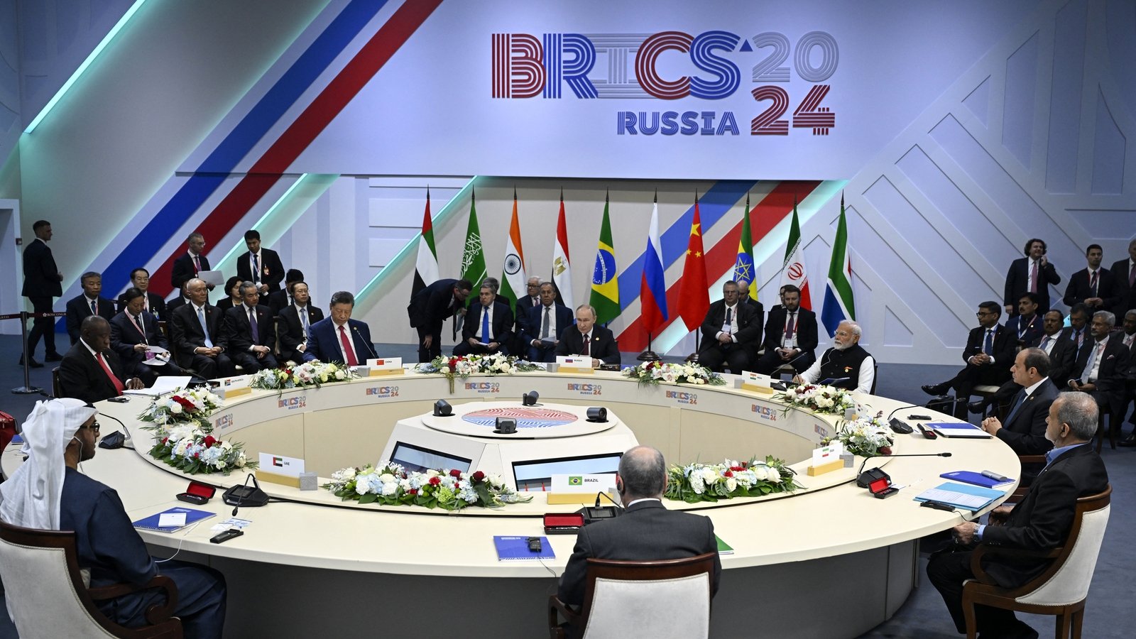 UN chief calls for peace in Ukraine during Russia trip