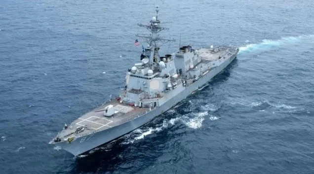 U.S. Military Engages Houthi Targets in Yemen with Warships and Aircraft