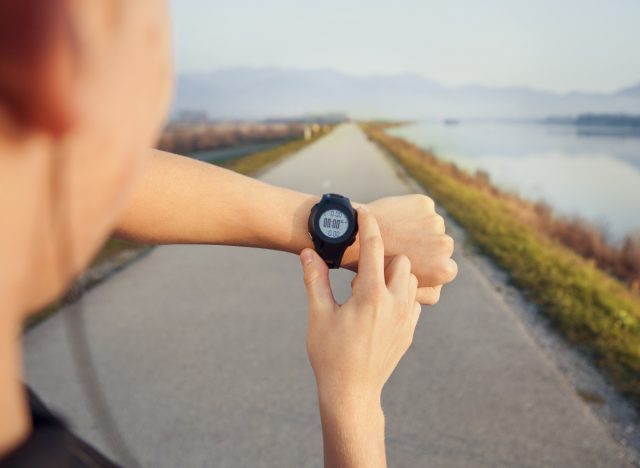 what is the optimal heart rate for effective fat burning and weight loss? 15 start heart rate monitor before jogging