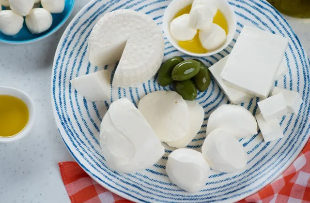 5 Heart-Smart Cheeses to Enjoy When You Have High Cholesterol