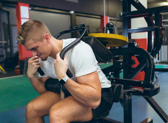 9 exercises men should steer clear of for effective weight loss 43 man ab crunch machine at gym