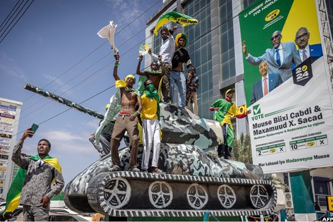 A Riot Of Colour: Somaliland's chameleon election campaign