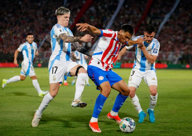 Frustrated Argentina suffer shock 2-1 defeat at Paraguay