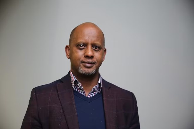 Kayse Jama Breaks New Ground as First Somali American to Hold Oregon Senate Majority Leader Position