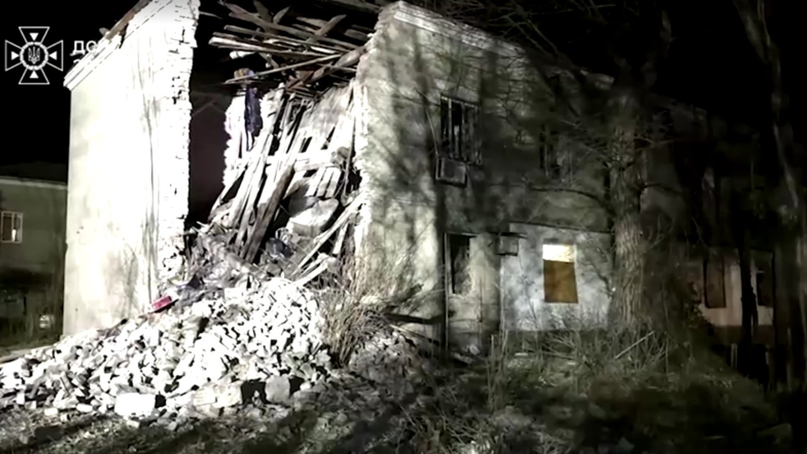 Several injured after Russian missile hits building in central Ukraine