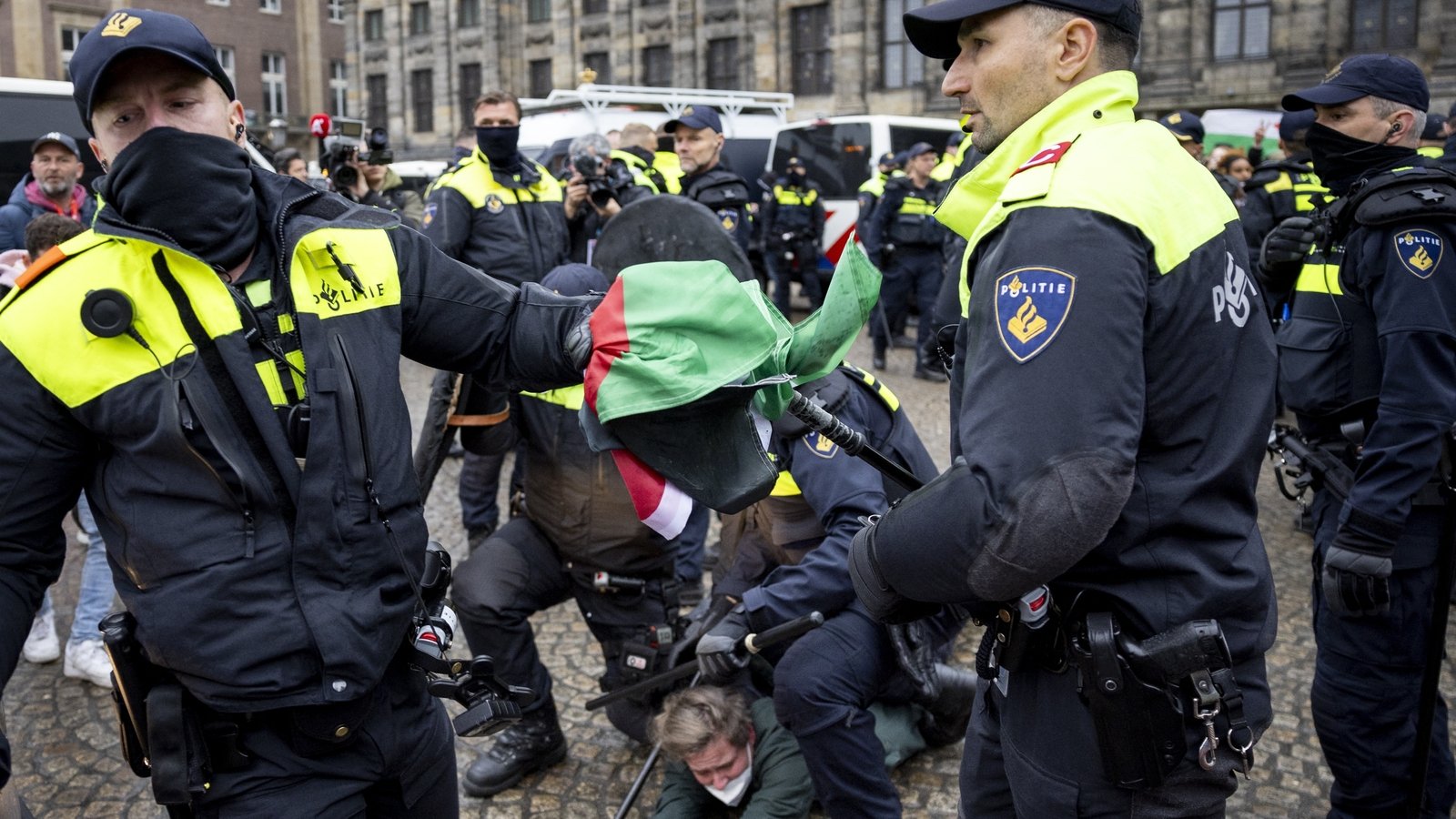 Dozens arrested after defying Amsterdam protest ban