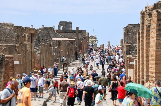 Pompeii Imposes Cap of 20,000 Daily Visitors