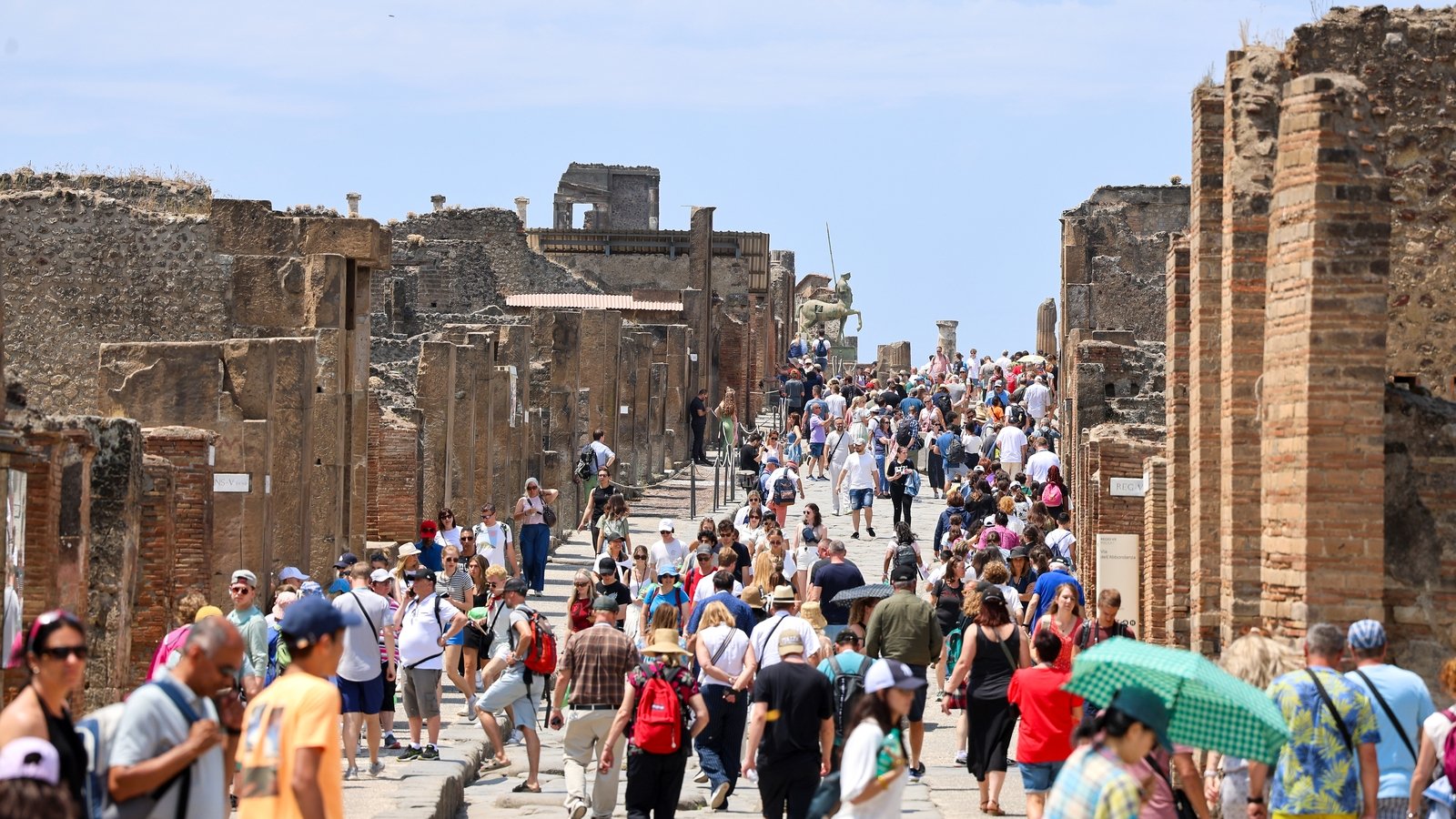 Pompeii introduces daily limit of 20,000 visitors