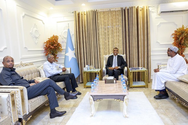 Prime Minister Barre meets with Kenyan delegation as mediation efforts begin in federal-Jubbaland dispute