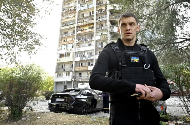 Russian Missile Strike Claims Six Lives and Wounds 20 in Zaporizhzhia, Ukraine