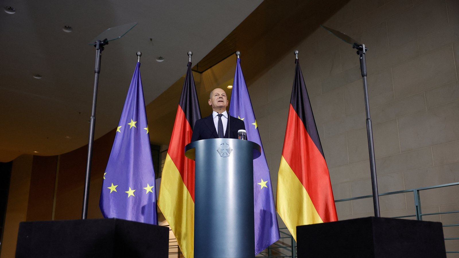 Scholz to hold January confidence vote as minister sacked