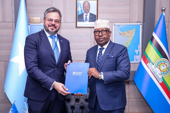 Somali Foreign Minister receives credentials of new IOM chief of mission in Somalia