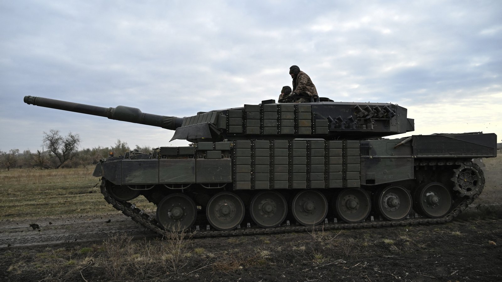 What weapons have Western countries given to Ukraine?