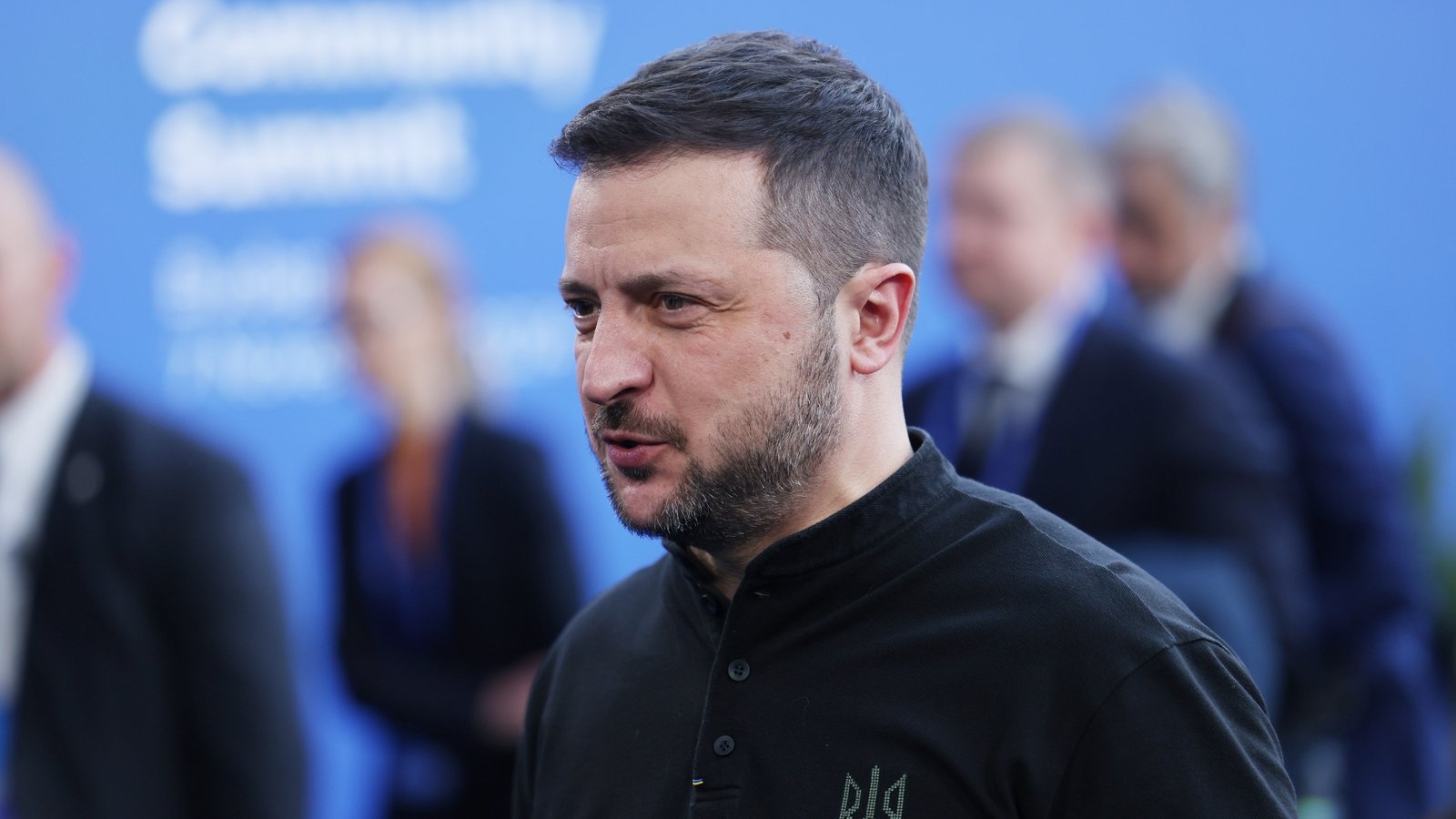 'Suicidal' to offer Russia concessions on Ukraine - Zelensky