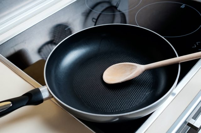 nonstick teflon pan