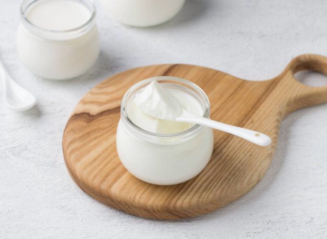greek yogurt with snacks for weight loss