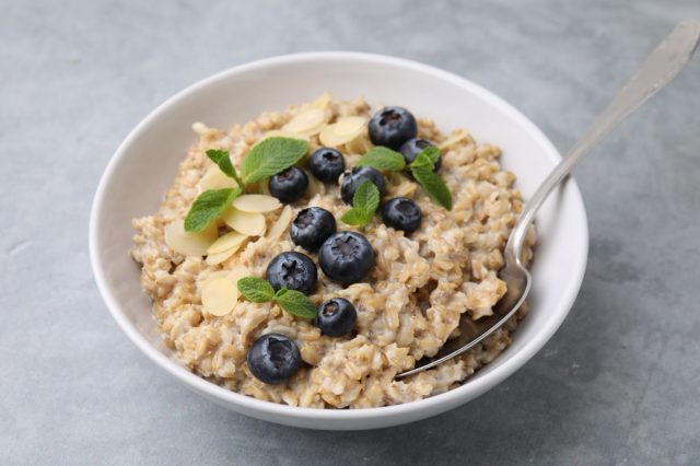1748625588 294 12 surprising benefits of daily oatmeal consumption