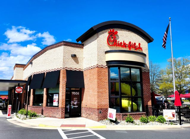dropped 132 pounds by indulging in chick-fil-a daily 19 chick-fil-a restaurant