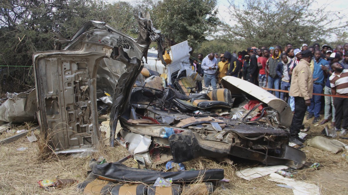 17 Dead in Tragic Head-On Crash Between Minibus and Truck