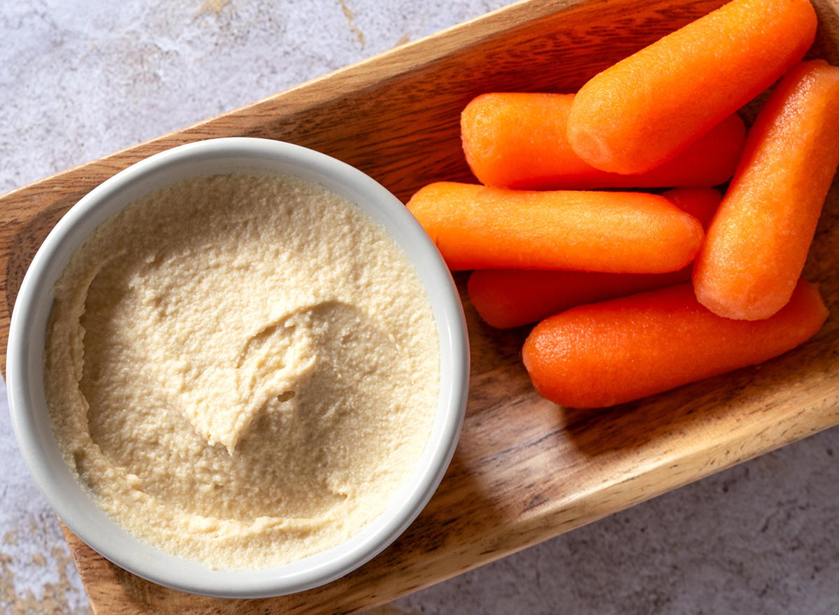 garlic hummus with baby carrots