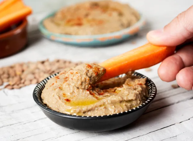 7 snacks to help you trim belly fat in just four weeks 9 hummus carrots