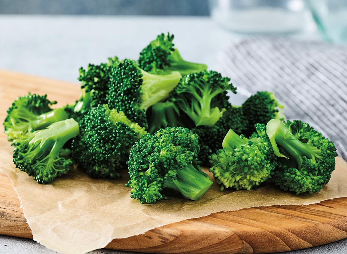 red robin steamed broccoli