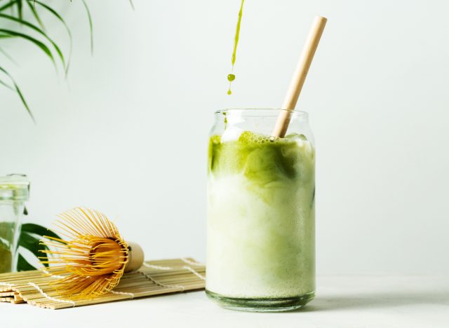 makes iced match latte, one of the best morning drinks for rapid weight loss