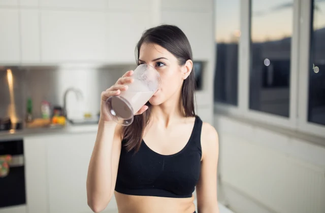 5 Belly Fat-Busting Smoothies That Outpace Crunches