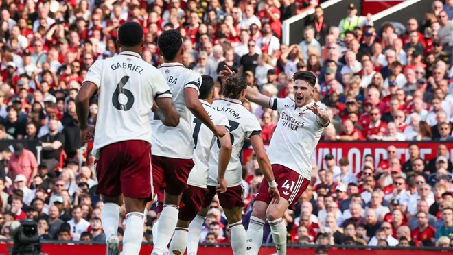 Calafiori header helps Arsenal claim win at Old Trafford