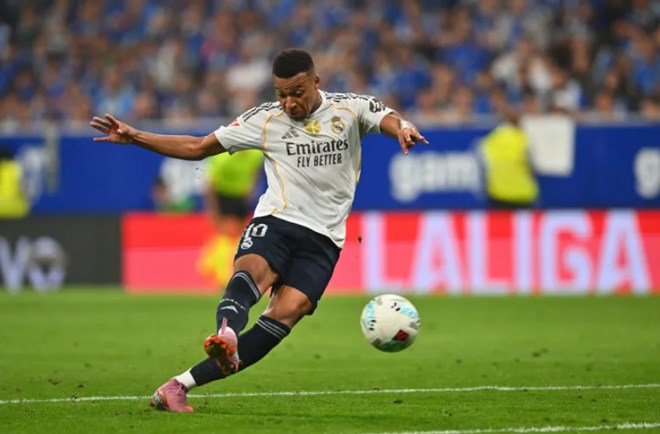 Mbappe scores twice as Real Madrid beat Oviedo in La Liga