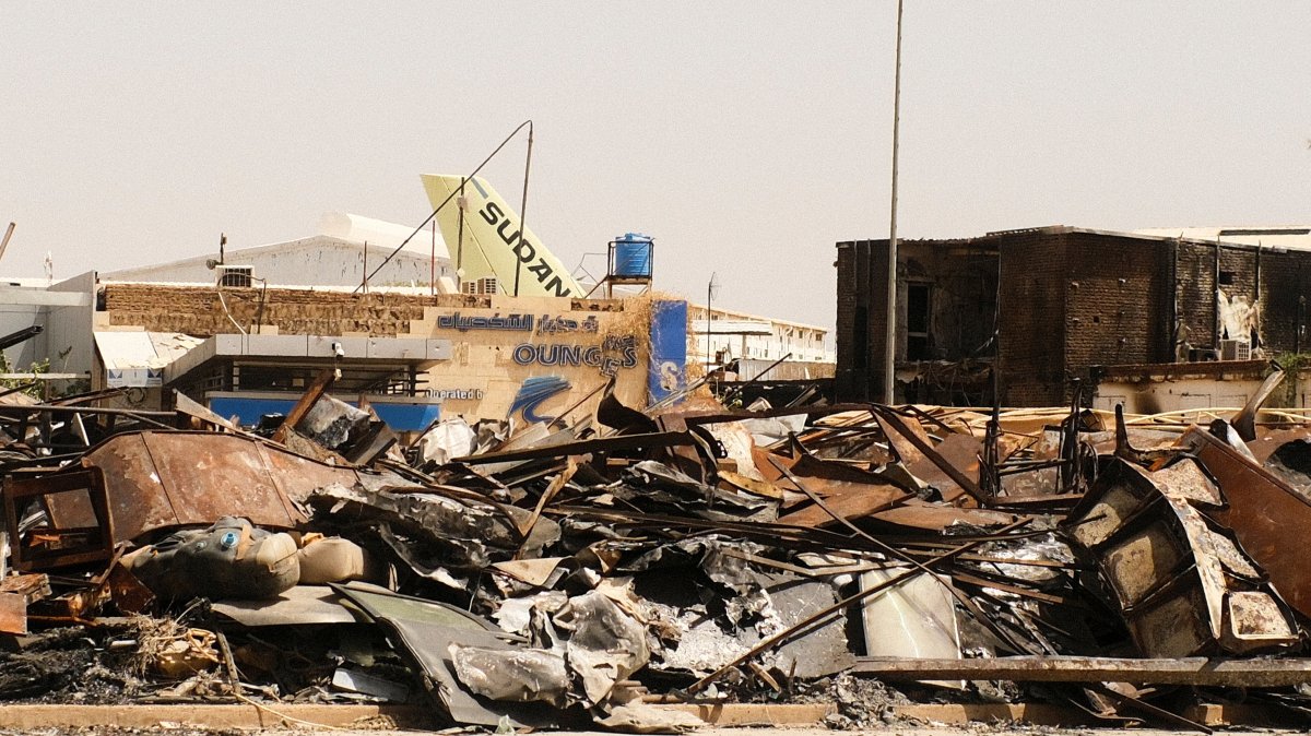 Paramilitary forces claim key Sudanese towns amid
