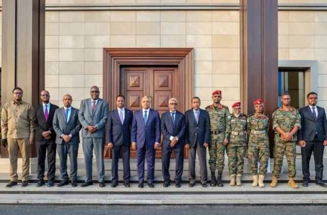 Somali Leader Welcomes Djiboutian Foreign Minister to Mogadishu Talks
