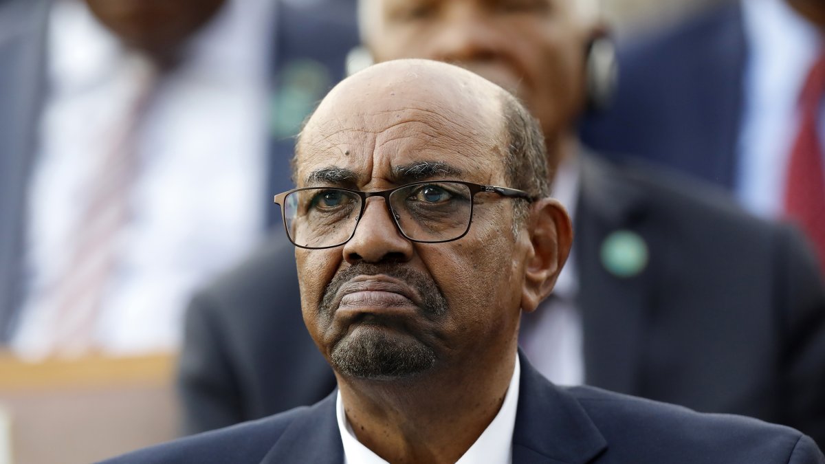 Sudan’s ousted ruling party aligns with army in