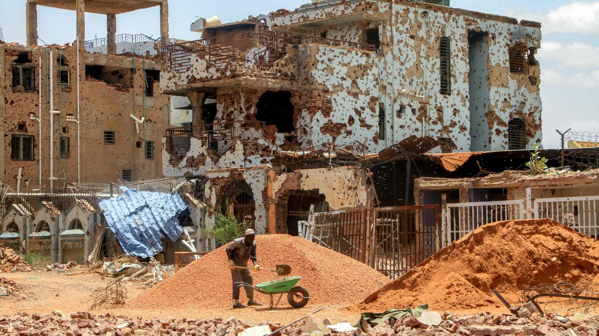 War-weary Sudanese rebuilding capital Khartoum