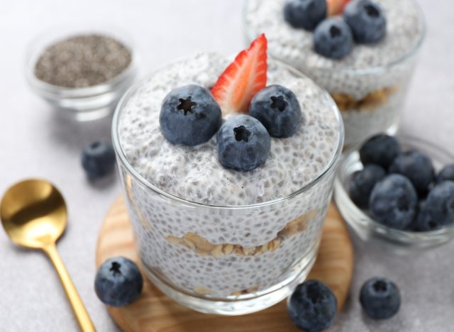 greek yogurt with berries