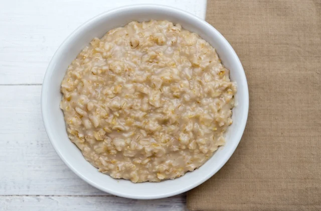 The seven unhealthy instant oat options on grocery store shelves
