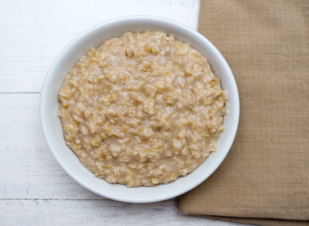 1757251542 The seven unhealthy instant oat options on grocery store shelves