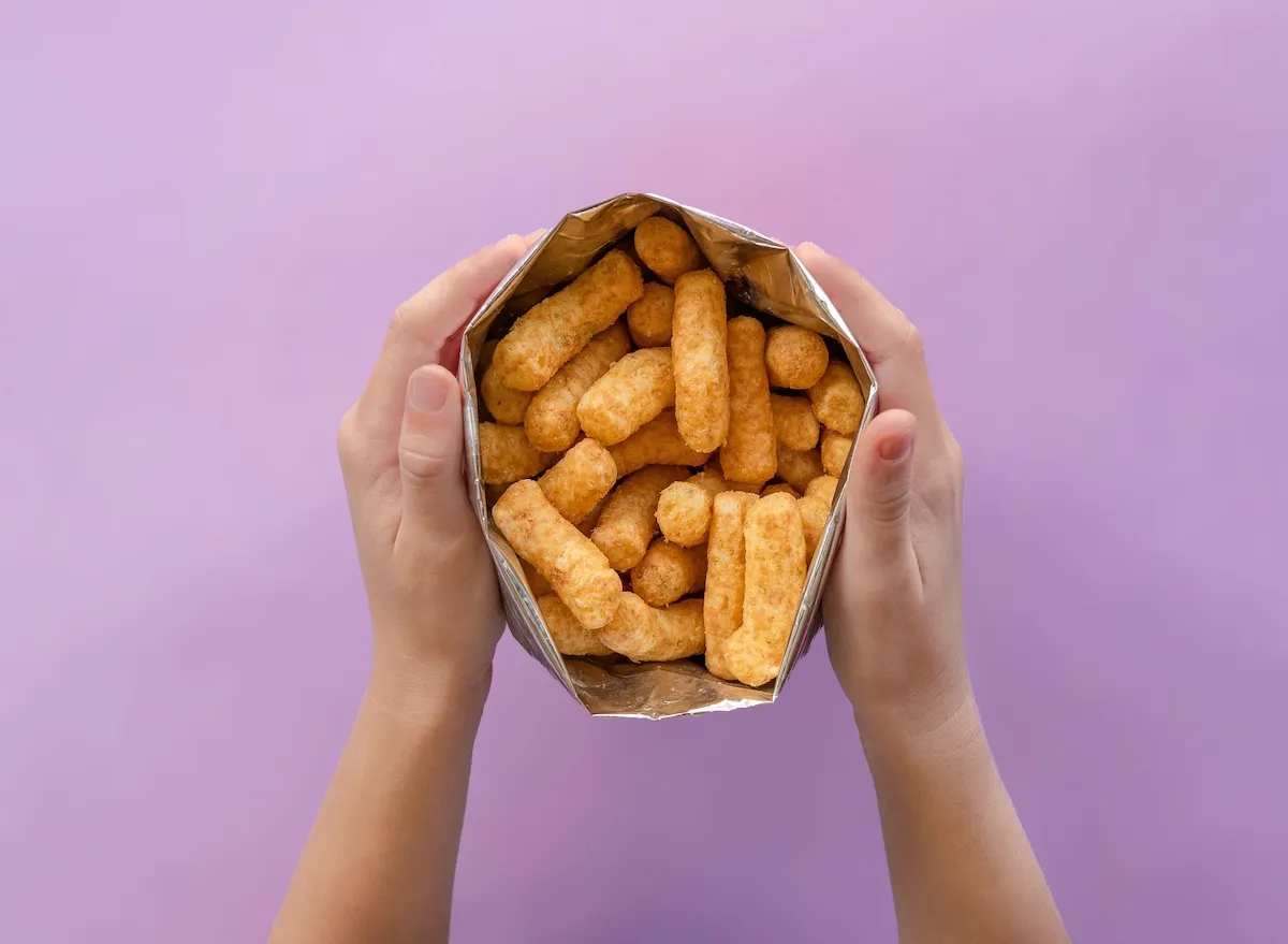 1759075291 10 Chip Brands Packed with Air and Additives