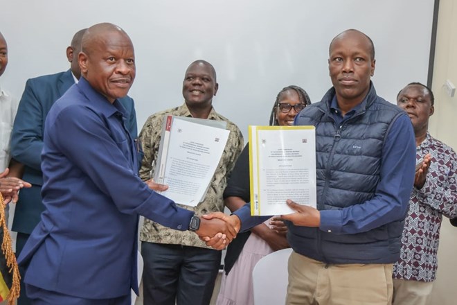 Kenya and Uganda commit to cut border bottlenecks, speed trade