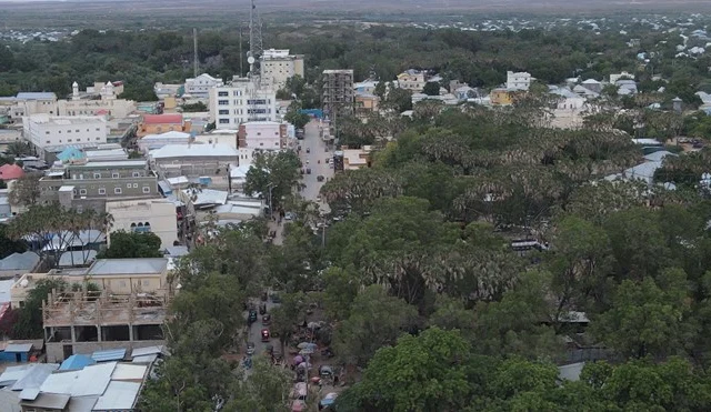 Militia fighters clash with Somali police in Beledweyne, wounding officer, civilian