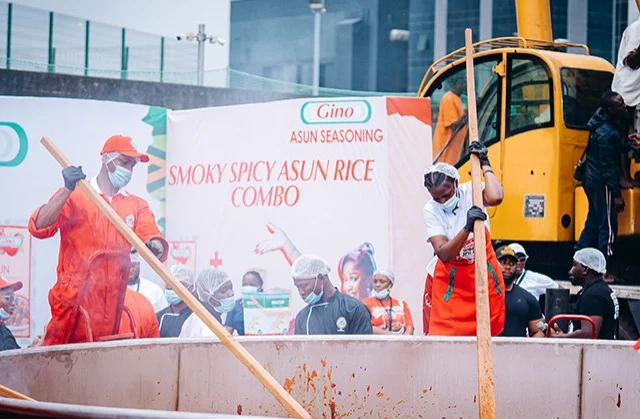 Nigerian Culinary Expert Breaks Record for Giant Jollof Rice Dish