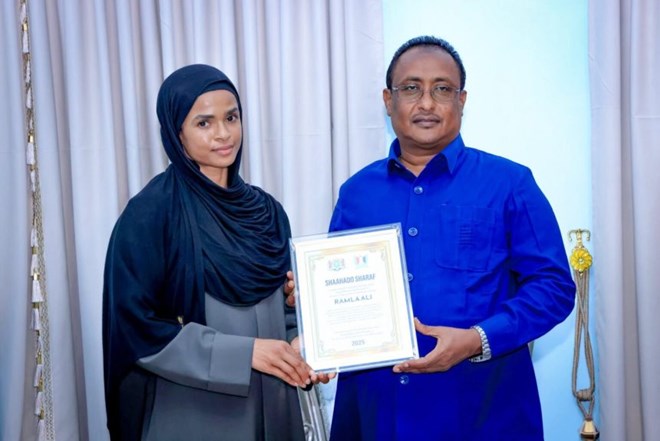 Somali Boxer Ramla Ali awarded Medal of Honor in Mogadishu