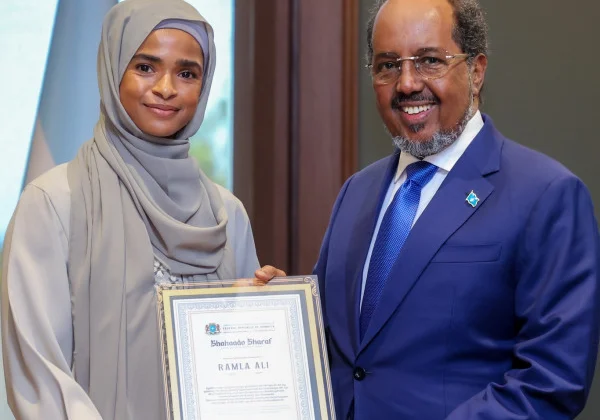 Somalia’s President Commends Boxer Ramla Ali for Global Representation