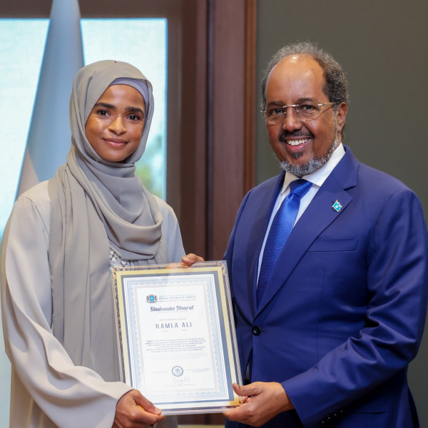 Somalias President Commends Boxer Ramla Ali for Global Representation
