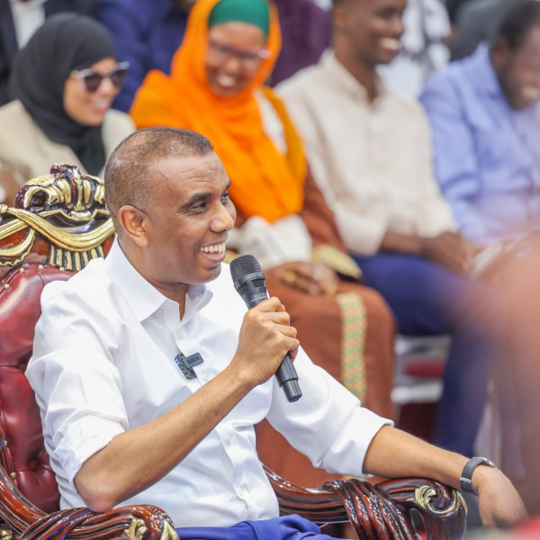 Somalias Prime Minister Vows Not to Run Against President in