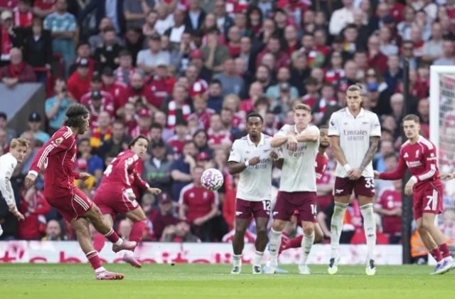 Szoboszlai rocket lifts Liverpool over Arsenal as Man City suffers another loss