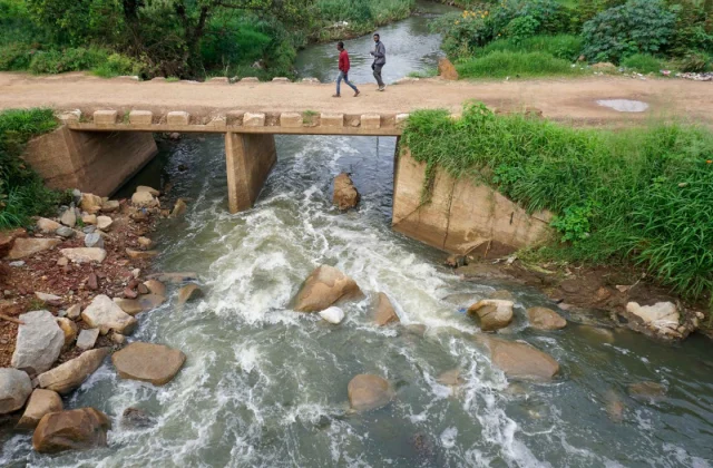 Zimbabwean communities mobilize to protect Lake Chivero from pollution