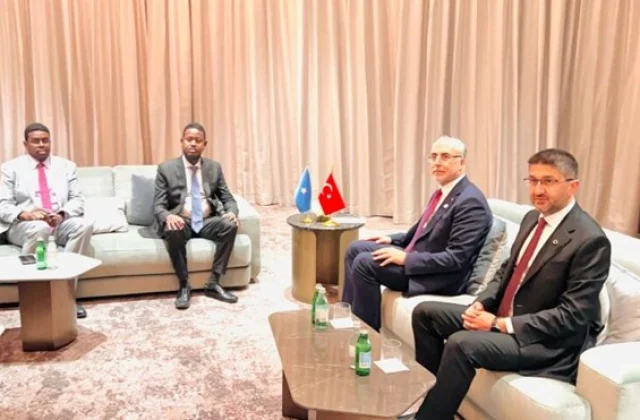 Somalia, Turkey move to implement labor cooperation agreement at Doha meeting