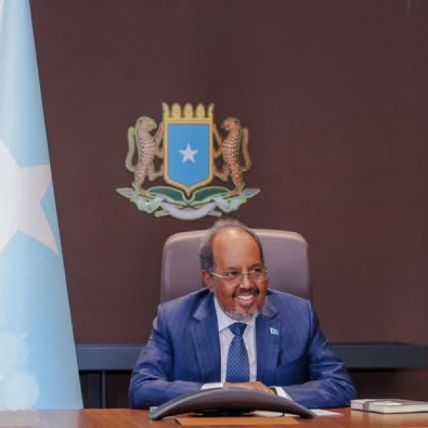 Somalias President Meets Former Opposition Leaders Amid Escalating Tensions