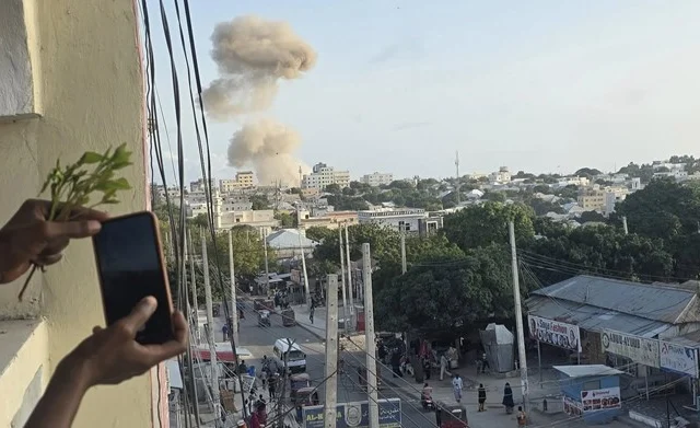 Suspected al-Shabaab gunmen storm Mogadishu’s Godka Jilacow prison in Somalia